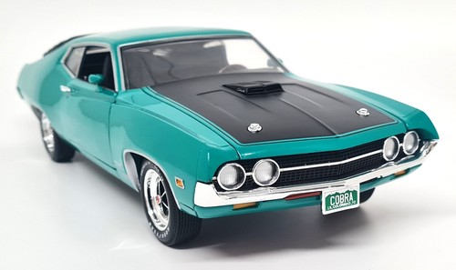 Autoworld ford torino - 1/18,