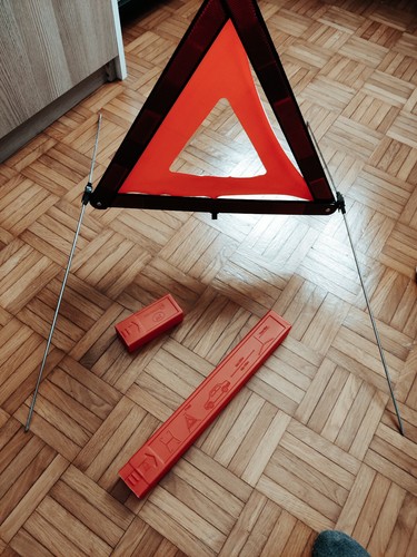 Triangolo emergenza con - d'emergenza,