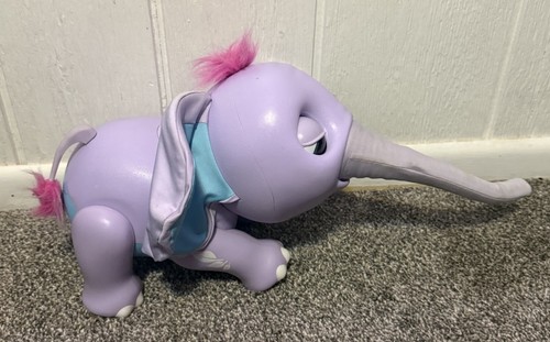Juno baby elephant - juno,