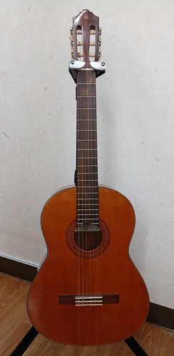 Yamaha cg142c classical guitar - yamaha,