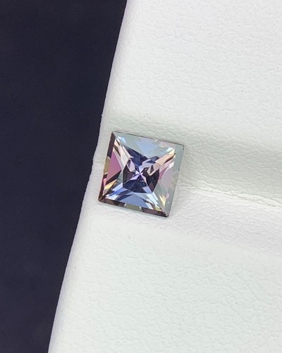Tanzanite bicolore naturale