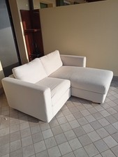 divano 2 posti  con chaise. usato , Ikea colore beige chiaro, condizioni buone