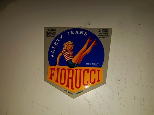 Vecchio adesivo fiorucci jeans - fiorucci,