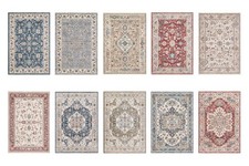 Tappeti orientali classici disegni persiani colori tradizionali per arredo casa