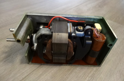 Moteur elna 125 volts - volts, +