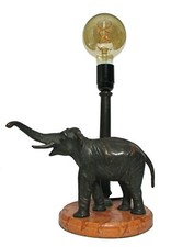 Lampada da tavolo vintage Art