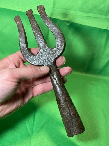 Forchetta primitiva antica