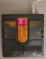 ZOOM 506 BASSO MULTIEFFETTO PROCESSORE EFFETTI PEDALE CON ADATTATORE DI ALIMENTAZIONE