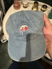 Cappello Kylie Cosmetics strapback blu denim baseball papà berretto rossetto logo Jenner