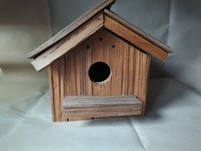 Casetta nido riparo artigianale in legno per scoiattoli ed uccelli