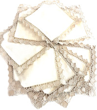 LOTTO 12 tovaglioli ricamati lino vintage anni '50 + 12 sottobicchieri uncinetto pizzo Madeira NUOVI