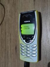TELEFONO CELLULARE NOKIA 8210 giallo con carica batteria vintage