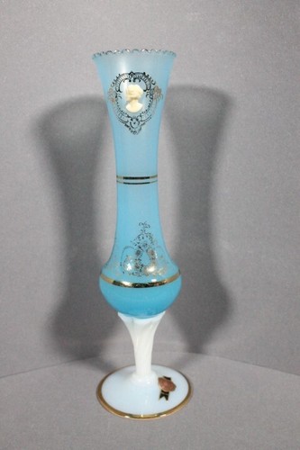 Vaso opalino con cammeo - opalino,