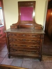 cassettiera camera da letto usata Più 2 Comodini.  Anche separatamente