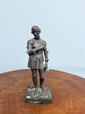 Antica scultura di cavaliere