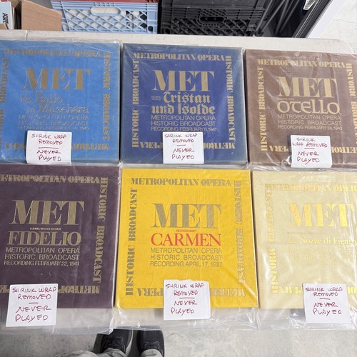 Metropolitan opera met - metropolitan,