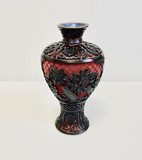 Vaso intagliato in lacca di cinabro