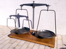 Bilancia antica a due piatti 1948-54 MD Varese - Antique two-plate scale