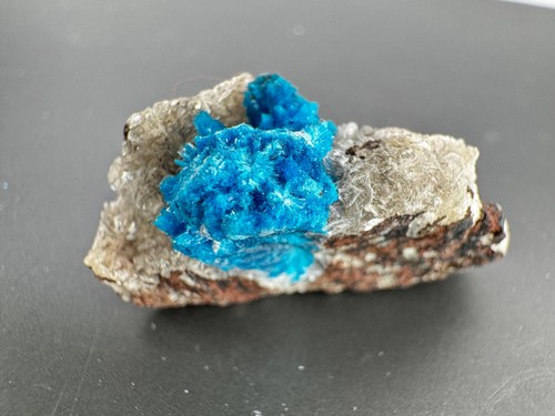 Cavansite blu stilbite - blu, su