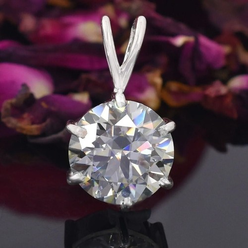 Ciondolo solitario diamante