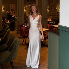 Abiti da sera eleganti in raso