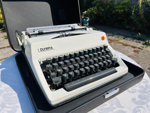 Vintage olympia sm9 - olympia, typewriter