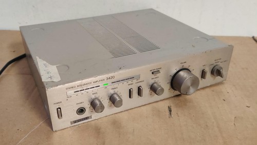 Amplificatore stereo integrato