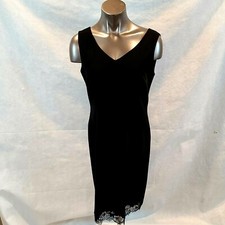 Abito Nero Foderato In Pizzo