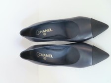 Scarpe CHANEL Navy in pelle/nero Grosgrain a punta tacco perlato 40,5/US 10,5