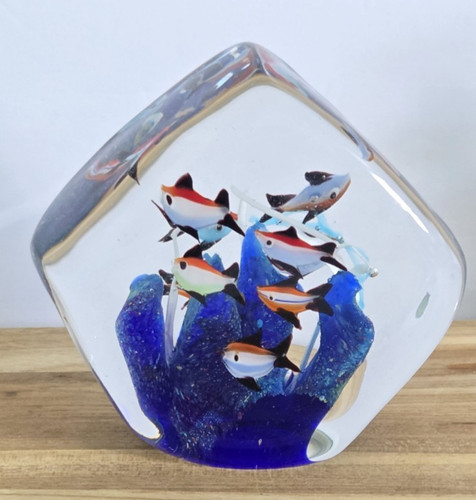 Scultura fermacarte acquario