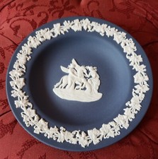Wedgwood, piattino Jasper blu, Cameo soggetto mitologico. Bellissimo e perfetto