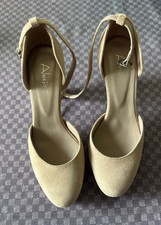 Scarpe col tacco, decolté comodissime di Alesya in perfette condizioni