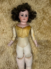 Deliziosa bambola antica testa bisquit corpo in capretto