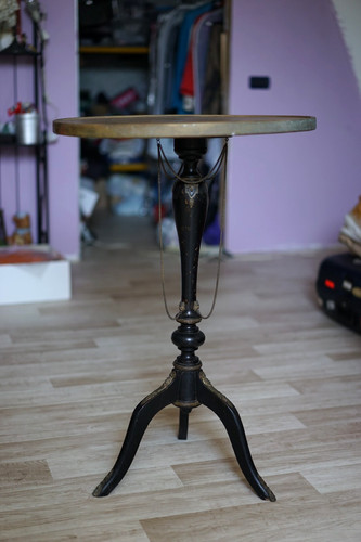 Tavolino antico con piano