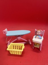 Fisher Price Loving Family Set Cesto Portabiancheria Asse da Stiro per Bambini. #3