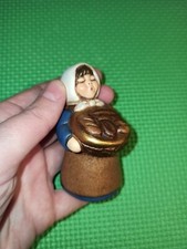 Thun donna cestino cesto pane