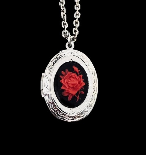 Collana medaglione cammeo rosa