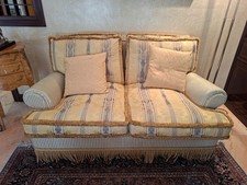 Due eleganti divani biposto - , di