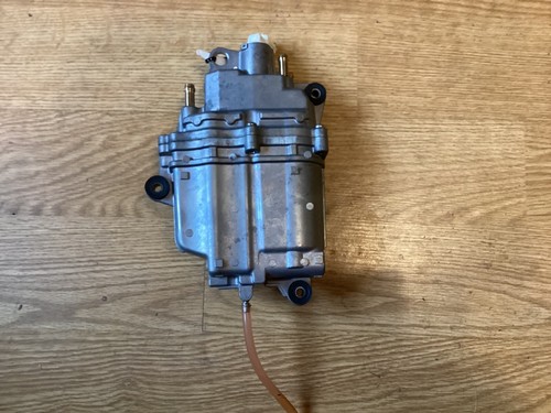 Pompa carburante quattro tempi