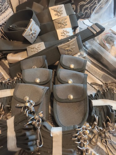 Raro cinturone con ganci - raro,