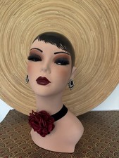Manichino donna dipinto a mano