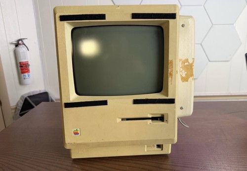 Computer macintosh 1984 - macintosh,