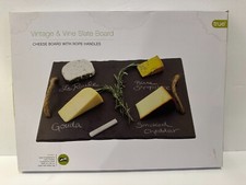 Tavola ardesia vintage e vite