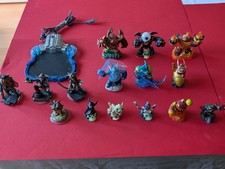 Lotto di 12 personaggi