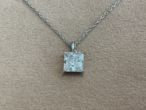 Collana con ciondolo