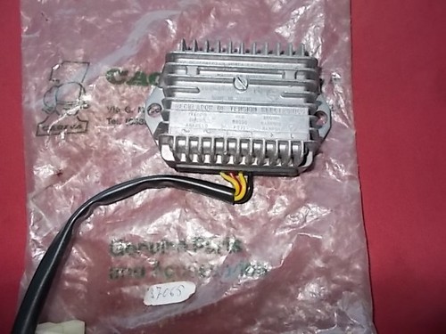 Regolatore tensione - regolatore,
