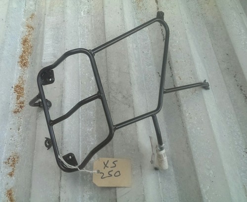 Supporto parafango lato