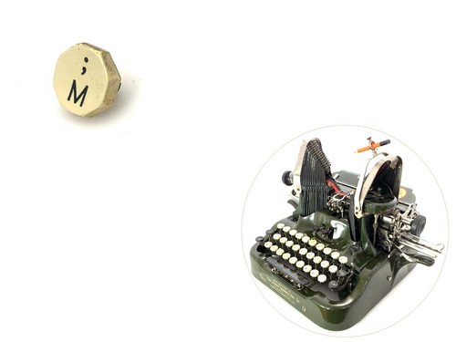 Oliver typewriter key - m,