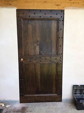 porta antica chiodata rustica