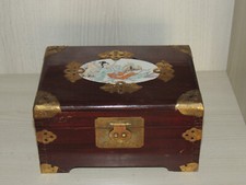 Antica scatola portagioie cinese in legno